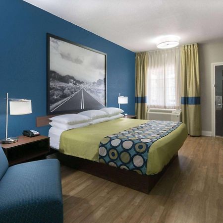Super 8 By Wyndham San Antonio Near Fort Sam Houston Exterior photo