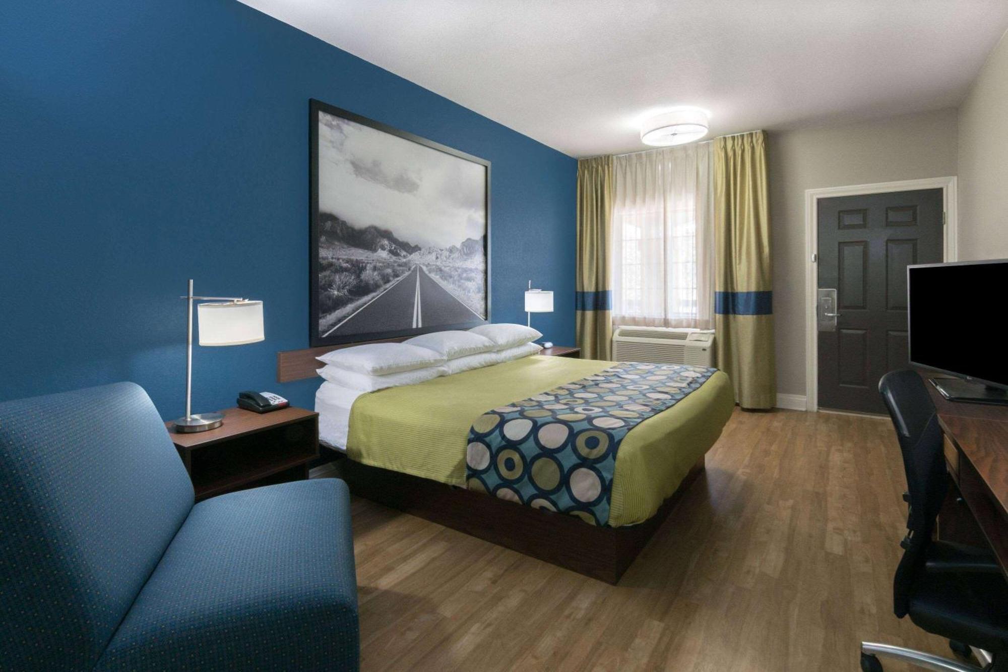 Super 8 By Wyndham San Antonio Near Fort Sam Houston Exterior photo
