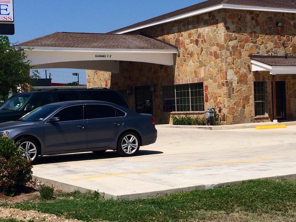 Super 8 By Wyndham San Antonio Near Fort Sam Houston Motel Exterior photo